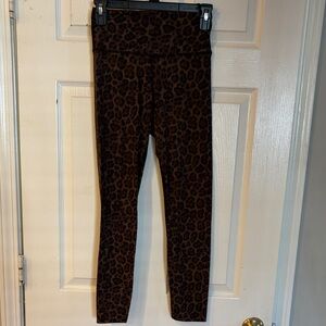 Carbon 38 Leopard Print Leggings -Medium
